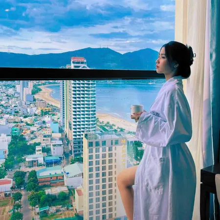 Căn hộ 2PN chủ chấp nhận bán lỗ sâu - view biển Mỹ Khê - diện tích 75m2 - Tặng full nội thất Vip