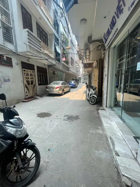 Cho thuê nhà KD onlie và ở gđ Phố Văn Cao 4 tầng, 35m2, 4 ngủ, 3 vệ sinh, 11 Triệu vào ngay