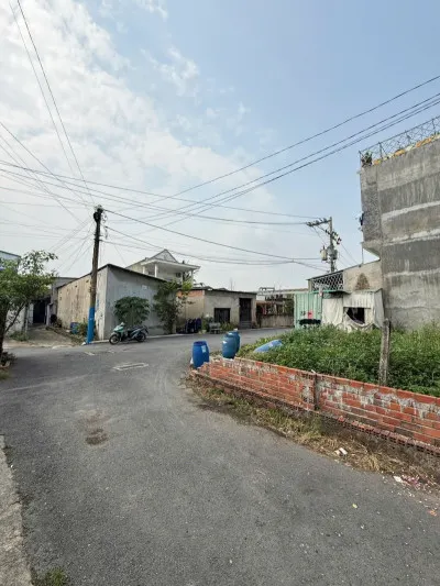 Bán đất Dĩ An,đất đẹp giá rẻ,đường 2 ô tô,anh chị em đầu tư vào đây nhé,chỉ 1,7tỷ