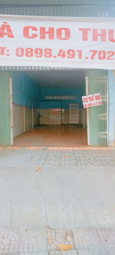 Cho thuê mặt bằng kinh doanh nhà mặt tiền kv trung tâm ngã 4 QL1A. Gần Thế giới di động, FPT Shop, Trà sữa ZEZE,... Đông đúc. Chính chủ Linh ☎️ 0898491702