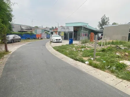 Cần bán lô đất ngay Phú lợi  Hẻm ks sông trường Giang  Đường thực tế nhiên 5 thông  Cách Huỳnh văn lũy 150m Bao quy hoạch, cấp giấy phép xây dựng chính.. Diện tích 5x26 thổ cư 64,3m Xây nhà ở bao đẹp vị trí ko có lô thứ 2