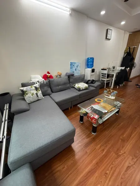 Chủ căn hộ cần bán hoặc thuê căn 2 phòng ngủ, 77m. Đầy đủ nội thất- Golmark City.