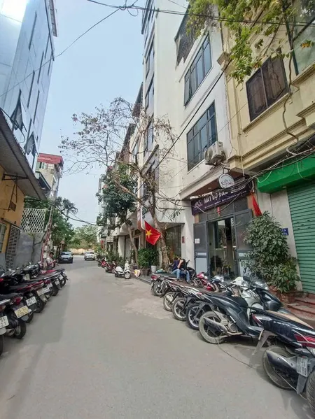 Bán nhà phân lô phố Lê Trọng Tấn, ô tô đỗ cửa ngày đêm  DT: 45m2  MT : 4,1m chào: 16,9 tỷ