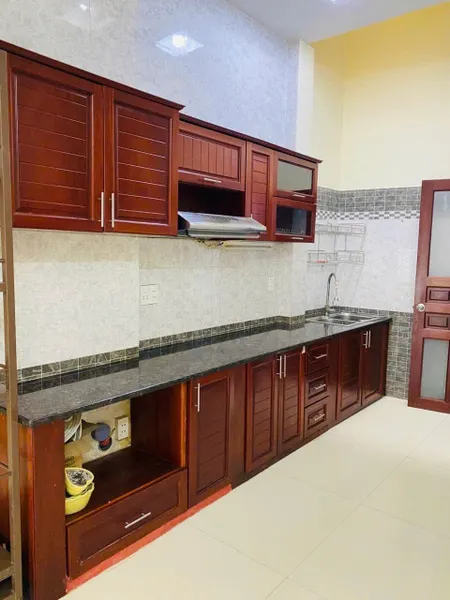 Nhà đẹp 3 tầng hẻm 8m thông kinh doanh .