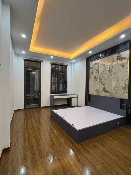 BÁN NHÀ PHỐ GIẢI PHÓNG,HOÀNG MAI - 6 TỶ X- 38M2 - 5 TẦNG - SỔ ĐỎ CHÍNH CHỦ
