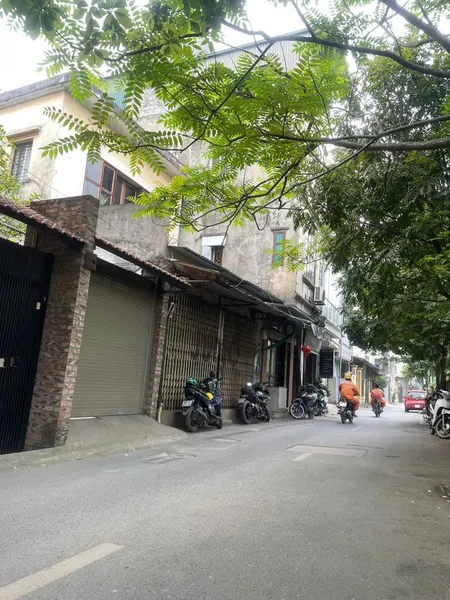 Mặt phố nguyễn khoái bán 80M đất hoàng mai
