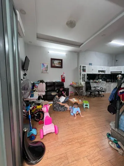 QUẬN 4 - CÁCH MẶT TIỀN 100M - HẺM 1 TRỤC - 35M2 - CHỈ 3.7 TỶ