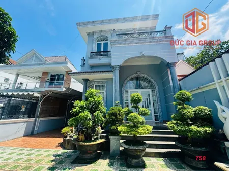 Chủ cần bán căn biệt thự gần ngã 4 Vincom, phường Tân Mai, Biên Hòa giá 11 tỷ, 262m2