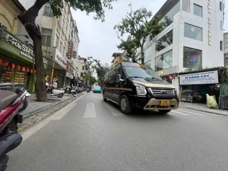 BÁN NHÀ MP HÀNG CÓT - LÔ GÓC 3 THOÁNG - MẶT TIỀN HOA HẬU - KD SẦM UẤT