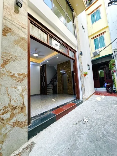 🏡 CHO THUÊ NHÀ NGUYÊN CĂN LỆ MẬT - VIỆT HƯNG - THANG MÁY - GẦN OTO ĐỖ