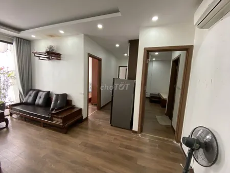 Cần cho thuê căn hộ CC 2 phòng ngủ, 2WC Tòa nhà Geleximco 897 Giải Phóng