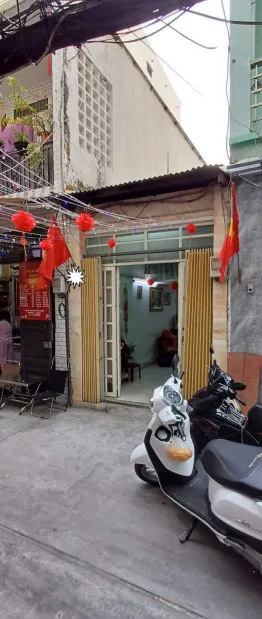 Bán nhà 38.4m2, tiện xây mới, hẻm thông, đường Nguyễn Đình Chiểu, phường 4, Quận 3. Giá 6.9 tỷ (TL)
