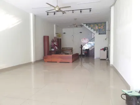 Bán nhà mặt phố quận 6 - Ngang bề thế 5,7m - Dtsd 121m2 - Dòng tiền 15tr/th -  14,5 tỷ