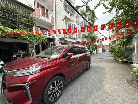 SIÊU PHẨM NHÀ LÔ GÓC HÒE THỊ - Ô TÔ ĐỖ NGÀY ĐÊM - 5 TẦNG Ở NGAY - GIÁ CHỈ 6.35 TỶ – DIỆN TÍCH 60M2 – MẶT TIỀN RỘNG 4.2M