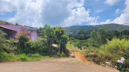 Mặt tiền nhựa, view chill cạnh suối  đá