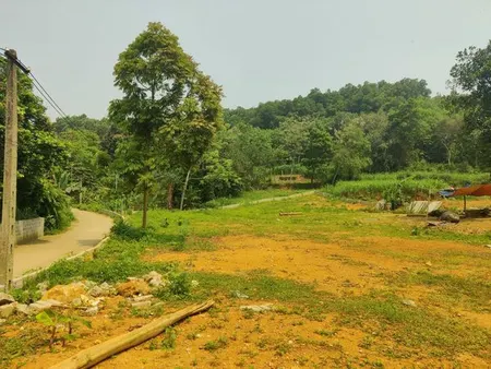Mảnh đất Yên Bài, Ba Vì làm nhà vườn nghỉ dưỡng, DT 1500m2 thoáng 4 mặt, 2 mặt đường, mặt tiền gần 30m, có thể chia làm 2 căn
