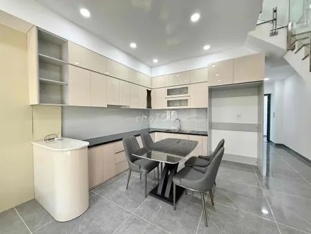 Bán nhà hẻm 385 Lê Hồng Phong, 1 trệt 2 lầu, 3PN 3WC, nhà xây đẹp