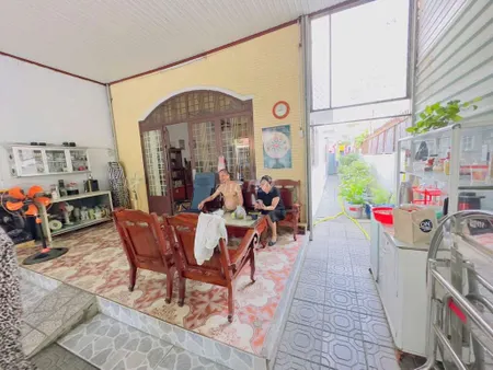 Nhà mặt tiền kế bên nhà thờ Vinh Sơn ngang 6,5 x 25