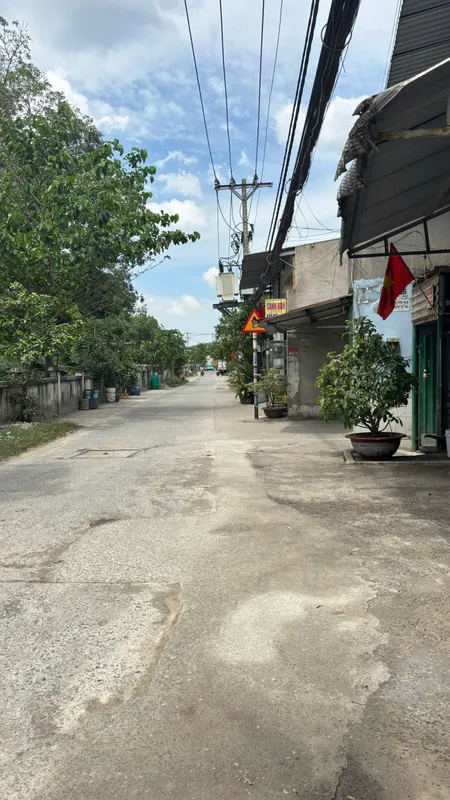 bán gấp nhà đường võ văn vân ngay cầu dân sinh, khu dân cư hiện hữu ấp 1 vĩnh lộc B