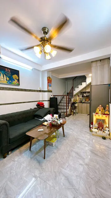 MẶT TIỀN KHÁNH HỘI ĐƯỜNG SỐ 
TRUNG TÂM Q4 HƠN  5 TỶ
