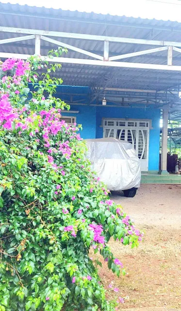 Bán nhà sân vườn góc 2 mặt tiền đường nhựa khu dân cư trung tâm Tà Nung gần UBND