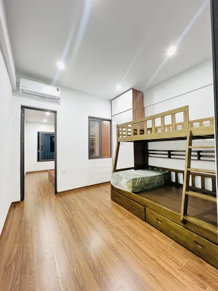 Bán căn hộ tập thể Lương Thế Vinh, Thanh Xuân Bắc, Thanh Xuân, 2 ngủ đẹp, ô tô đỗ cầu thang