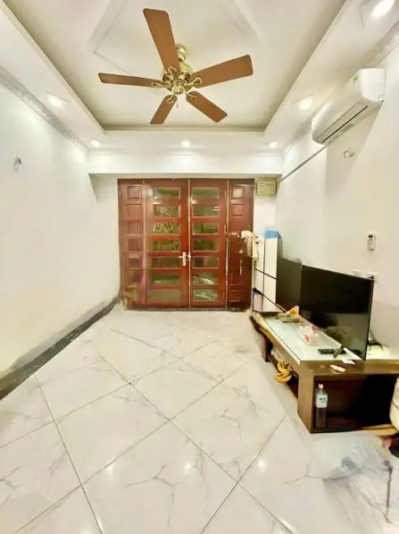 TÔI CẦN BÁN NHÀ NGÕ 79, PHỐ 8/3,LÔ GÓC, KD 32M2, 5 TẦNG, MT4.1M GIÁ 6.2 TỶ