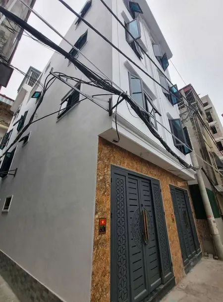 BÁN NHÀ ĐÔNG NGẠC - BẮC TỪ LIÊM - DT32M2 - 5 TẦNG - GIÁ 5,8 TỶ - ĐỂ Ở . KINH DOANH - ĐẸP , LONG LANH