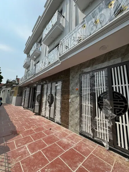 🏡 Chính Chủ Cần Sang Nhượng Căn Nhà Xinh Xắn Tại Phụng Châu - 💸 Giá Chỉ 2.4x Tỷ, Cơ Hội
