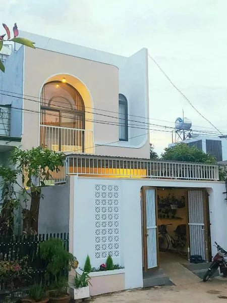 NHÀ MÊ HẺM 56 NGUYỄN THỊ ĐỊNH ĐỐI DIỆN TRƯỜNG LÁI VIỆT MỸ