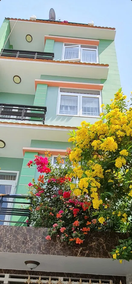 căn nhà phố 8 tỷ . đường nguyen binh khiem.