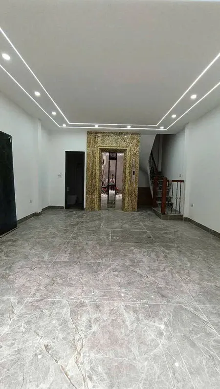 Bán nhanh nhà Kim Giang ngõ ô tô tránh  DT 50m, 7 tầng, MT: 6m chào giá 13,6 tỷ