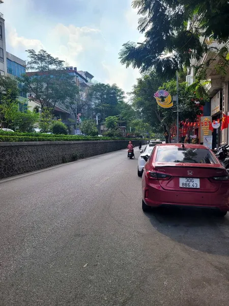 BÁN NHÀ MẶT PHỐ NGUYỄN HOÀNG TÔN, TÂY HỒ. 60M2 C4 MT 4M GIÁ 31 TỶ- 1 MẶT PHỐ 1 MẶT NGÕ- Ô TÔ TRÁNH