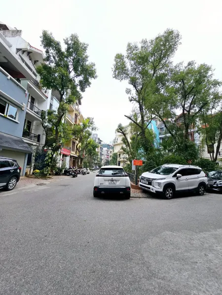 Phân lô VIP Kim Mã Giảng Võ - ô tô dừng đỗ - có sân vườn - 70/90m 5 tầng ở ngay chỉ 31.5 tỷ