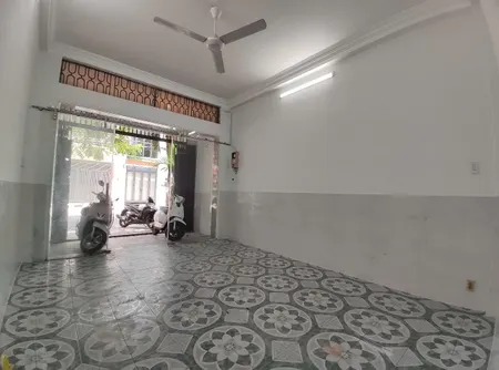BÁN NHÀ 3 TẦNG, 71M2, LÊ NIỆM, TÂN PHÚ, GIÁ 1.3 TỶ - VỊ TRÍ VÀNG, SỔ HỒNG CHÍNH CHỦ