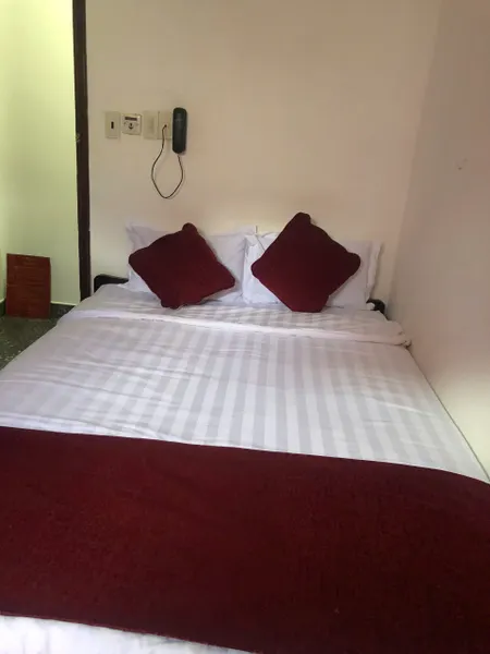 bán khách sạn đẹp đường Nguyễn Thiện Thuật  dt 100m² Giá bán: 35 tỷ lh e bích Ngọc Bích Land