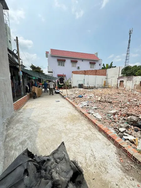 Bán đất thổ cư 5.5x15m, ngay chợ đầu mối Hóc Môn