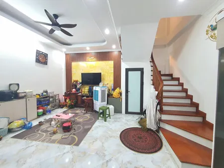 Bán nhà đường Kim Ngưu, Hai Bà Trưng, 5 tầng nhà đẹp, ô tô đỗ cổng
