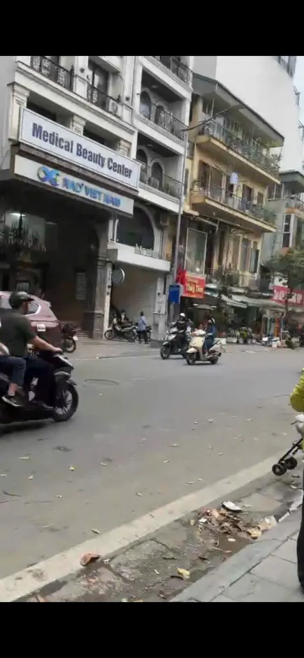 Bán nhà phố 22m2*6 tầng. Giá 3.9 tỷ, Ngô Thì Nhậm, Hai Bà Trưng