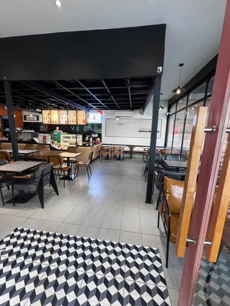 Sang Quán 2 Mặt Tiền, Mặt Bằng Đẹp Tại Thủ Dầu Một – Diện Tích 220m², Giá Thuê Siêu Hấp Dẫn. Liên hệ: Chothuexuongmiennam.com - 0366632092