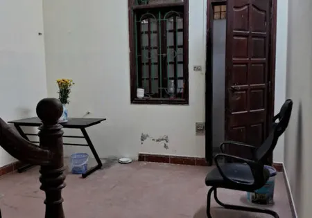 Cho thuê văn phòng tầng 1 thuộc nhà khu phân lô ngõ 61 Lạc Trung, Phường Vĩnh Tụy, Hai Bà Trưng, HN