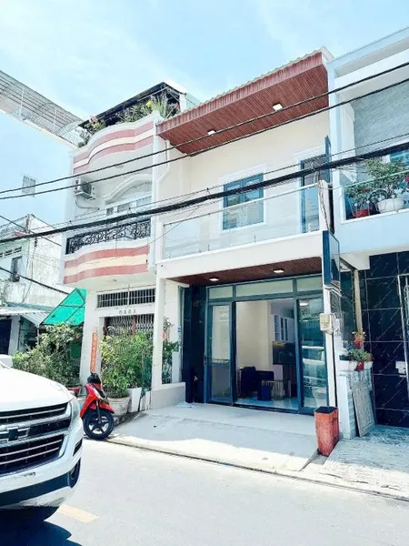 Nhà 2 tầng nở hậu mặt tiền Ba Đình P. Hưng Phú Q8 . Giá 7,18 tỷ TL