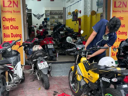 Sang tiệm sửa xe tại đường Nguyễn Đức Cảnh, Phước Long, Nha Trang