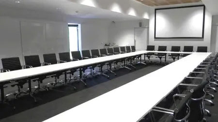 siêu mặt phố knh doanh,mặt tiền rộng,giấy phép đủ không thiếu gì,kinh doanh bất chấp ,vỉa hè  đỗ xe thoải mái,470 met Trần Đại Nghĩa, 9T,280 tỷ