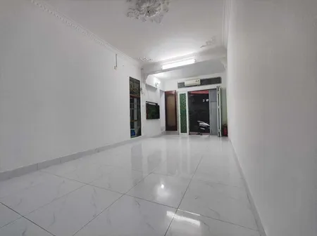 CHO THUÊ CĂN HỘ TẦNG 1 TẬP THỂ THÀNH CÔNG BA ĐÌNH, Ô TÔ ĐỖ CỬA, NHÀ ĐẸP, 2 MẶT NGÕ