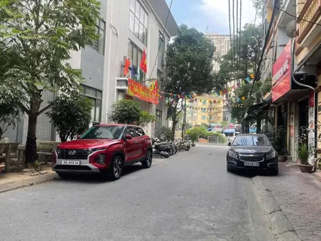 BÁN NHÀ PHÂN LÔ PHẠM TUẤN TÀI, VỈA HÈ RỘNG, 3 ÔTÔ TRÁNH, KINH DOANH, 41M2 HƠN 14 TỶ