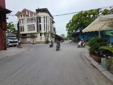 Diện tích: 85 m2 mt  5 mét giá 4 tỷ 
 Pháp lý: Sổ đỏ chính chủ, sang tên nhanh chóng
  Loại đất: Đất ở đô thị, sử dụng lâu dài Phù Khê Từ Sơn