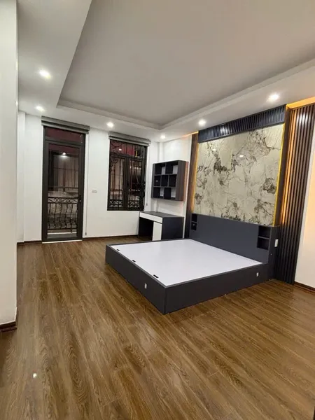 GIẢI PHÓNG, GIÁ SIÊU HIẾM GẦN PHỐ - MỚI TINH - TẶNG FULL NỘI THẤT 35M 5 TẦNG CHỈ 6,6 TỶ