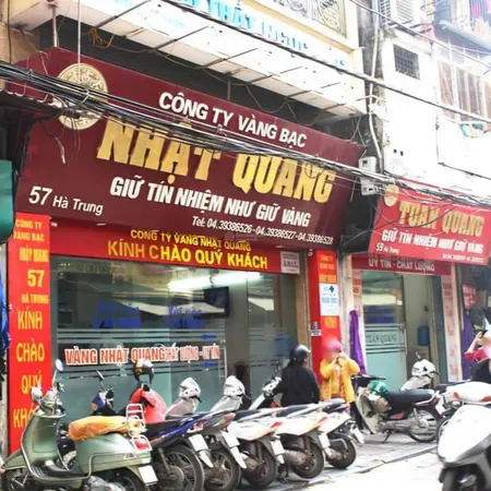 Giảm chào 2 tỷ dưới 500 triệu/m² - bán nhà mặt phố Hà Trung phố tiền vàng, ngoại hối của Hà Nội.
