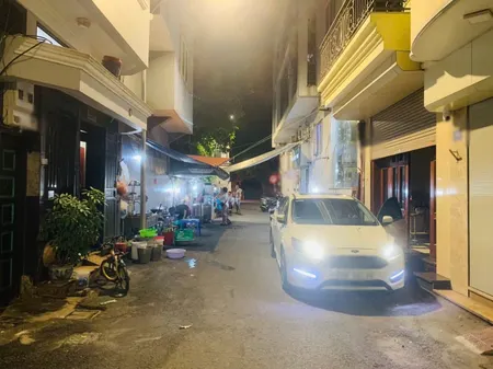 MẶT NGÕ PHÙNG HƯNG - 20M RA PHỐ - LÔ GÓC, ÔTÔ TRÁNH - KINH DOANH ĐỈNH - GIÁ 12 TỶ